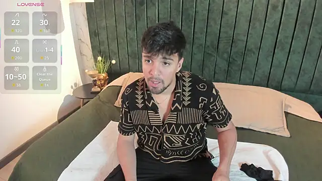 Snapshot of Edward_max chatting on 04-14-26, 03:34 Edward max online show from 04-14-26, 03:34