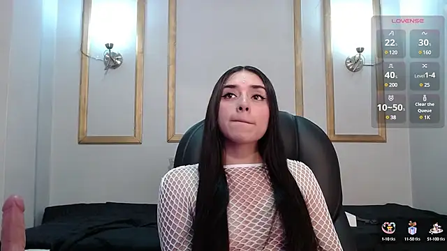 Snapshot of Kylie_golden chatting on 02-27-25, 11:52 Kylie golden online show from 02-27-25, 11:52