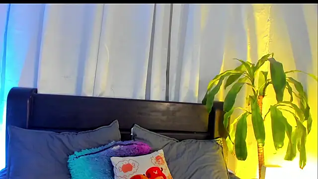 Snapshot of lanaa_paul1 chatting on 01-25-25, 02:03 lanaa paul1 online show from 01-25-25, 02:03