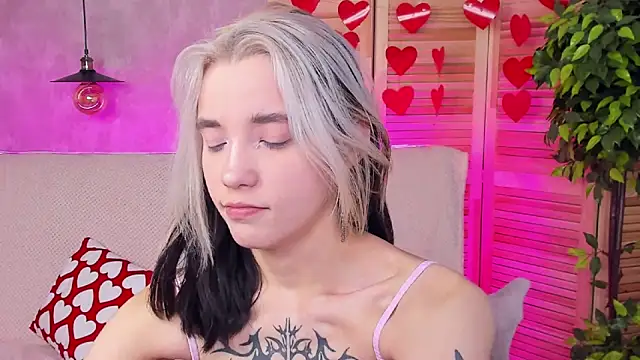 Snapshot of as1an_girlfriend chatting on 02-19-25, 01:17 as1an girlfriend online show from 02-19-25, 01:17