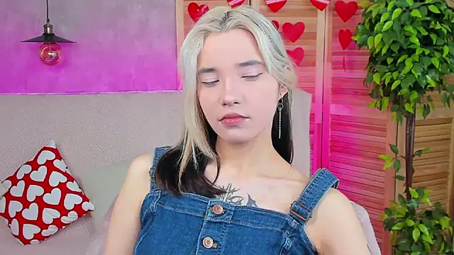 Snapshot of as1an_girlfriend chatting on 02-25-25, 03:52 as1an girlfriend online show from 02-25-25, 03:52