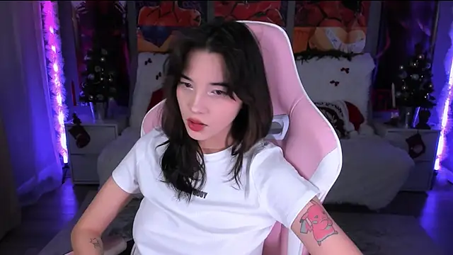 as1an girlfriend online show from 12-21-25, 12:45