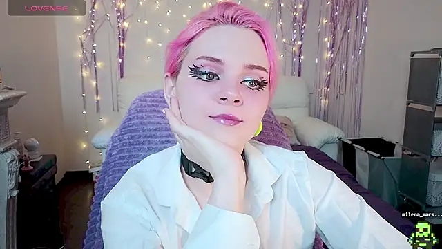 One Moment  online show from 12-02-24, 12:30