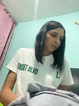 Hilary pinkk online show from 12-25-24, 12:37