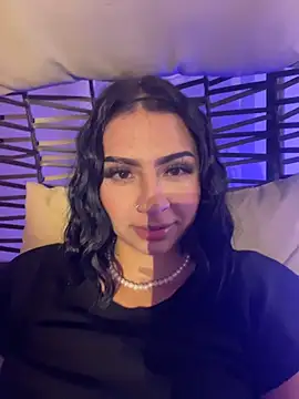 Snapshot of Hilary_pinkk chatting on 02-11-26, 01:21 Hilary pinkk online show from 02-11-26, 01:21