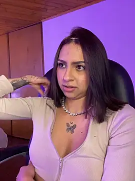 Snapshot of Hilary_pinkk chatting on 03-02-26, 07:48 Hilary pinkk online show from 03-02-26, 07:48