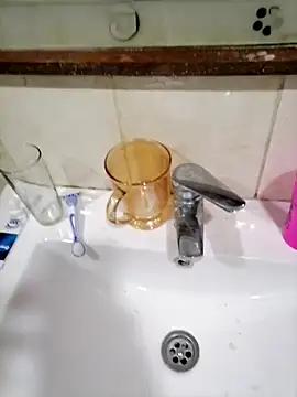 Snapshot of Lighto1 chatting on 10-19-25, 06:25 Lighto1 online show from 10-19-25, 06:25