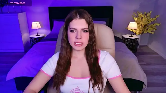 BellaSweetHeart online show from 10-13-25, 06:24