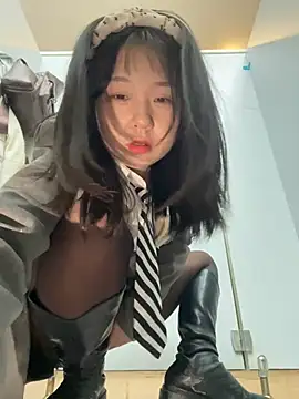 Snapshot of Xixi-Gala chatting on 03-18-25, 03:09 Xixi-Gala online show from 03-18-25, 03:09