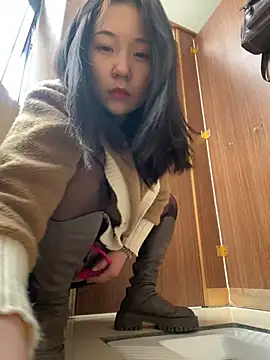 Snapshot of Xixi-Gala chatting on 03-23-25, 04:27 Xixi-Gala online show from 03-23-25, 04:27