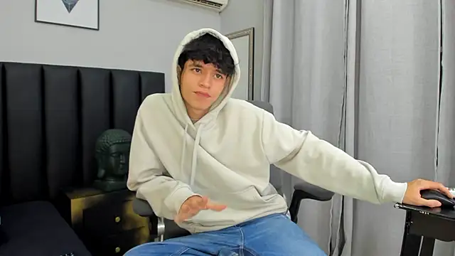 Snapshot of KLAUS_SUNRISE_XX chatting on 02-22-25, 06:28 KLAUS SUNRISE XX online show from 02-22-25, 06:28