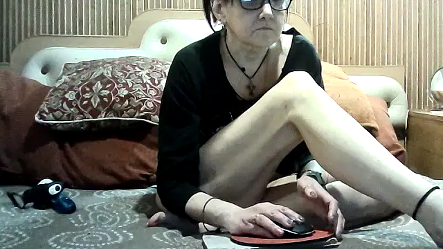 Snapshot of AlanaLaDream chatting on 04-03-26, 01:20 AlanaLaDream online show from 04-03-26, 01:20