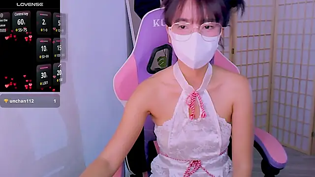 Snapshot of desiregirl69 chatting on 02-06-25, 03:20 desiregirl69 online show from 02-06-25, 03:20