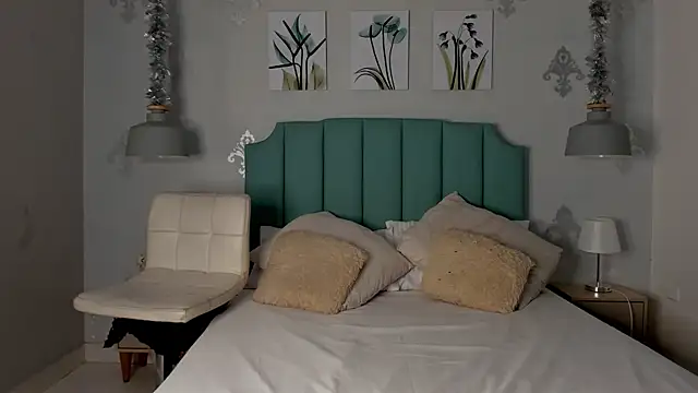 Snapshot of Khenta_Michells chatting on 01-17-25, 10:44 Khenta Michells online show from 01-17-25, 10:44