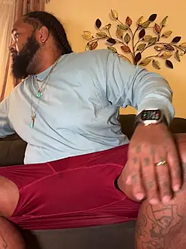 Snapshot of Pap1_Champo chatting on 10-29-25, 02:14 Pap1 Champo online show from 10-29-25, 02:14