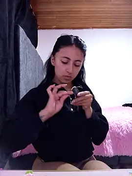 Snapshot of Gisell_s chatting on 01-07-25, 03:24 Gisell s online show from 01-07-25, 03:24