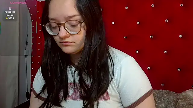 Snapshot of charlotte1-ls chatting on 10-23-25, 09:24 charlotte1-ls online show from 10-23-25, 09:24