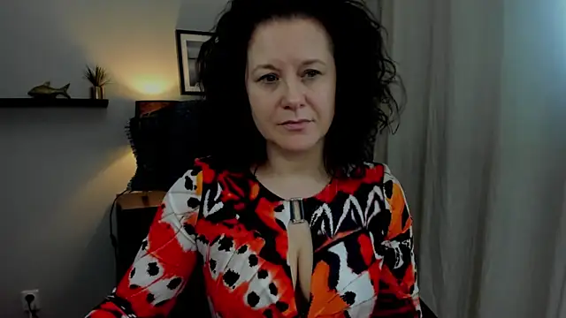 Snapshot of OLIVIA_lux chatting on 01-28-25, 03:57 OLIVIA lux online show from 01-28-25, 03:57