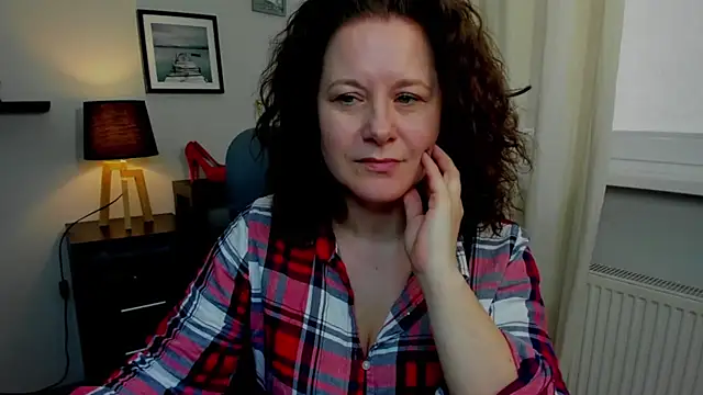 Snapshot of OLIVIA_lux chatting on 02-06-25, 10:15 OLIVIA lux online show from 02-06-25, 10:15