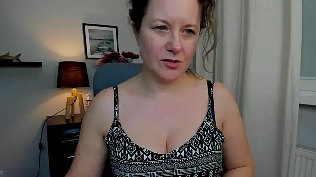 Snapshot of OLIVIA_lux chatting on 02-13-25, 06:59 OLIVIA lux online show from 02-13-25, 06:59