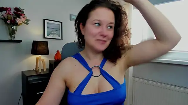 Snapshot of OLIVIA_lux chatting on 03-20-25, 01:48 OLIVIA lux online show from 03-20-25, 01:48