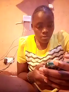 Snapshot of QUEEN-NAIMA chatting on 09-25-25, 02:43 QUEEN-NAIMA online show from 09-25-25, 02:43