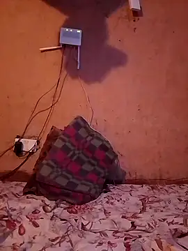 QUEEN-NAIMA online show from 11-18-25, 10:41