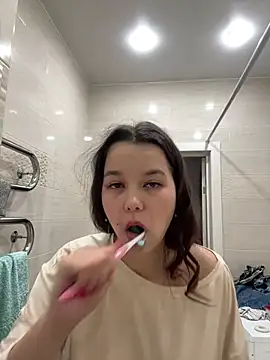 PoppyRobinson online show from 12-21-24, 08:28