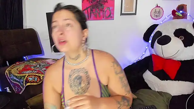 Snapshot of badsombra chatting on 10-27-25, 02:54 badsombra online show from 10-27-25, 02:54