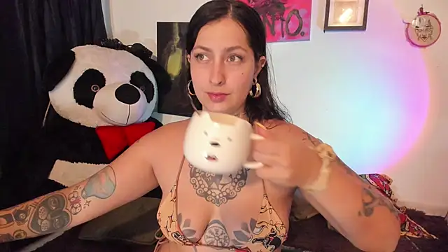 Snapshot of badsombra chatting on 11-18-25, 06:56 badsombra online show from 11-18-25, 06:56