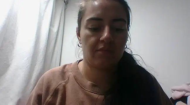  karlie kloss  online show from 12-02-24, 11:40