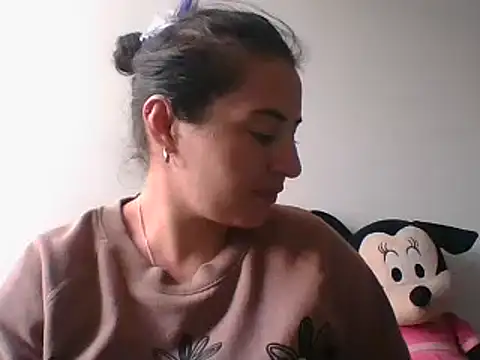  karlie kloss  online show from 12-11-24, 09:01