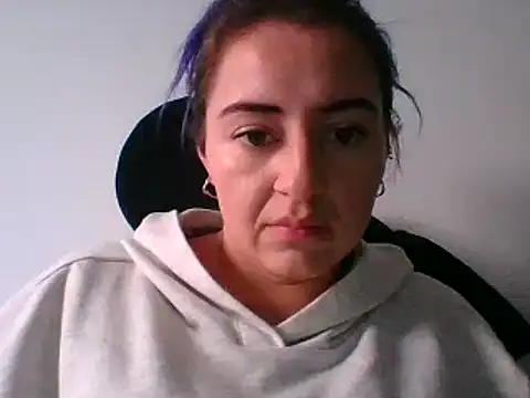  karlie kloss  online show from 12-26-24, 10:31