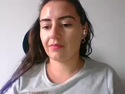  karlie kloss  online show from 01-20-25, 10:04