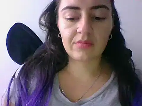  karlie kloss  online show from 01-21-25, 08:11