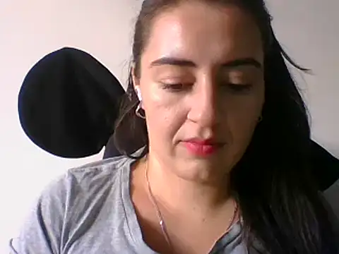  karlie kloss  online show from 01-31-25, 08:54