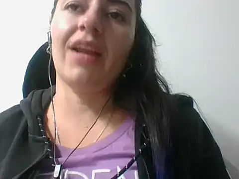  karlie kloss  online show from 02-08-25, 12:38