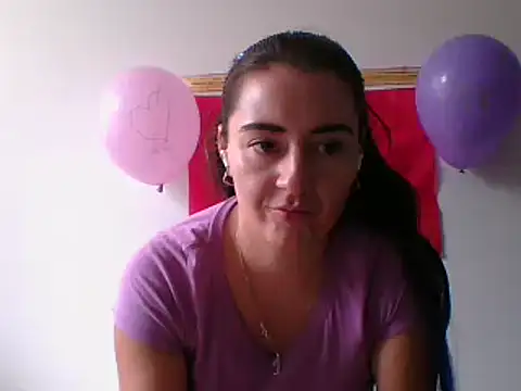  karlie kloss  online show from 02-14-25, 07:54