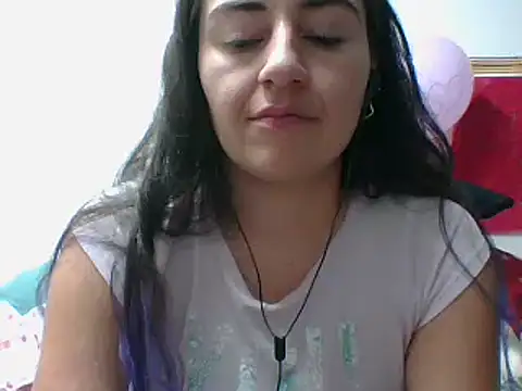  karlie kloss  online show from 02-15-25, 11:47