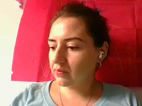  karlie kloss  online show from 03-10-25, 08:56