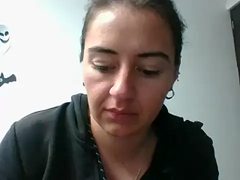  karlie kloss  online show from 03-13-26, 12:06