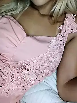 fofinhaa12 online show from 02-05-25, 12:42