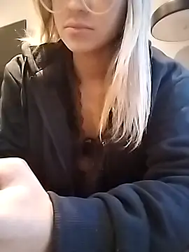 fofinhaa12 online show from 09-15-25, 06:19