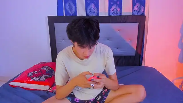 Snapshot of Johhan__Lee chatting on 12-12-24, 02:37 Johhan Lee online show from 12-12-24, 02:37