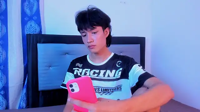 Snapshot of Johhan__Lee chatting on 01-28-25, 04:18 Johhan Lee online show from 01-28-25, 04:18