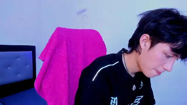 Snapshot of Johhan__Lee chatting on 02-07-25, 10:30 Johhan Lee online show from 02-07-25, 10:30