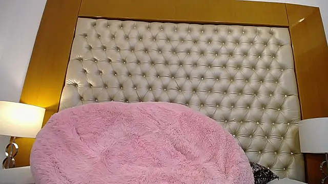 Snapshot of MegannMyerss chatting on 02-04-25, 01:56 MegannMyerss online show from 02-04-25, 01:56