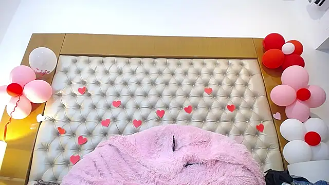 Snapshot of MegannMyerss chatting on 02-19-25, 01:40 MegannMyerss online show from 02-19-25, 01:40