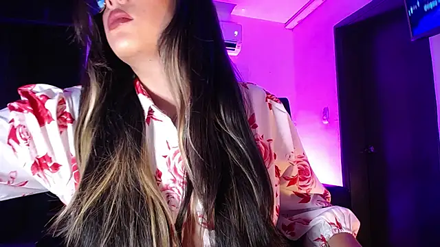 Snapshot of MegannMyerss chatting on 03-15-25, 08:54 MegannMyerss online show from 03-15-25, 08:54