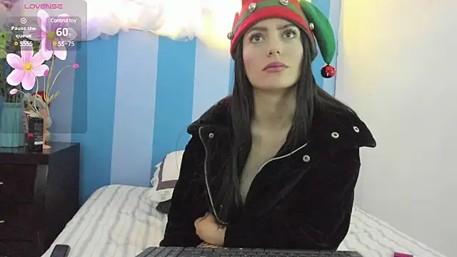 Snapshot of britny_clouds chatting on 12-04-24, 03:10 britny clouds online show from 12-04-24, 03:10